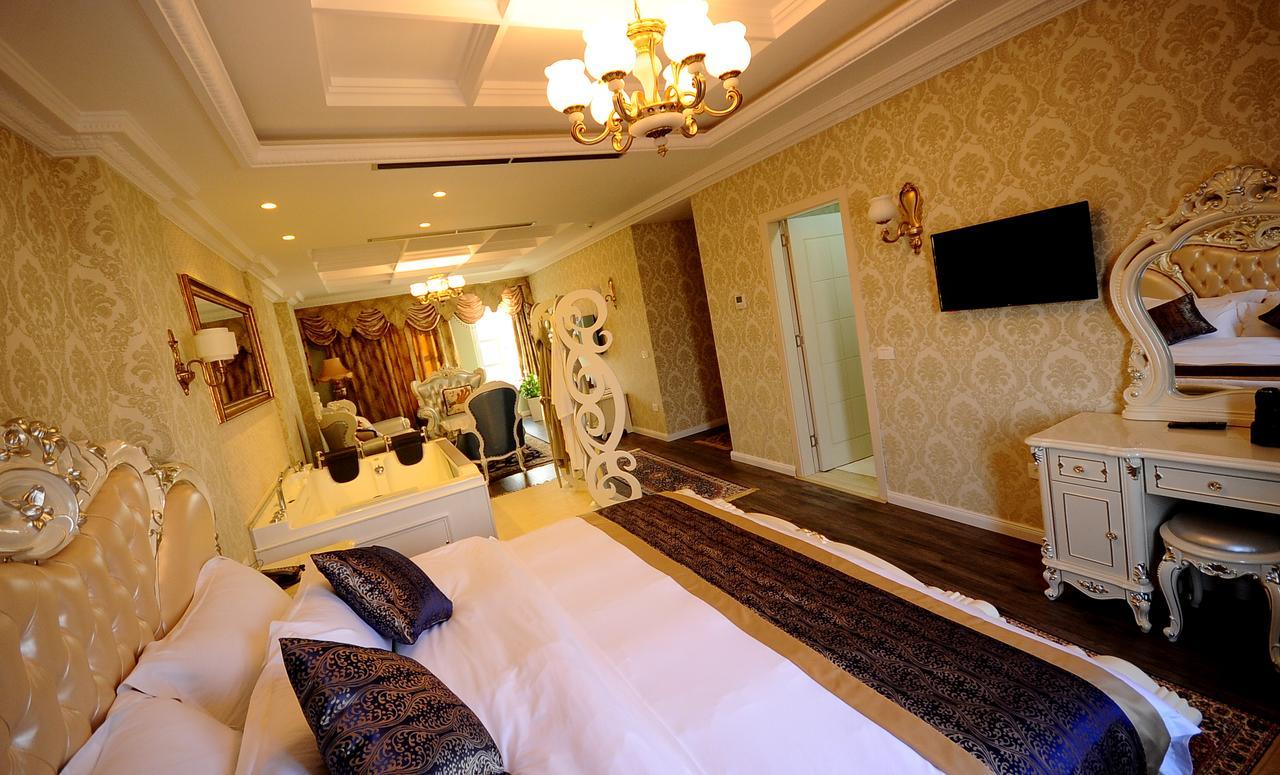 Hotel Britania Kamez Экстерьер фото