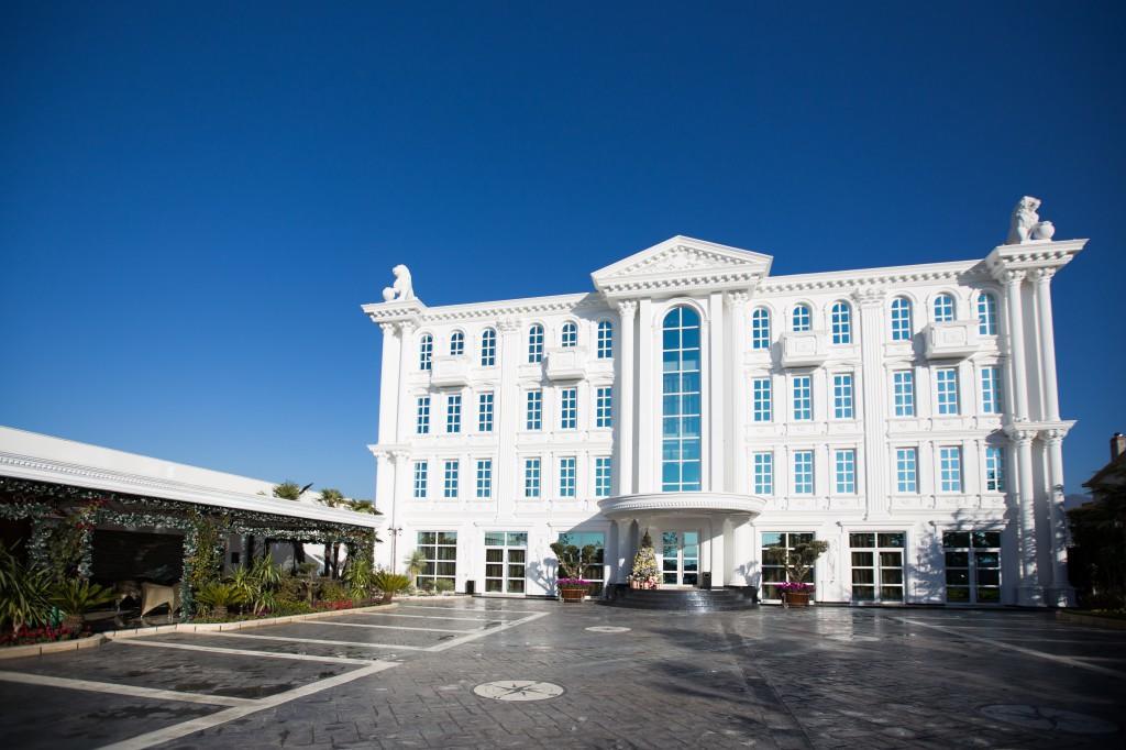 Hotel Britania Kamez Экстерьер фото