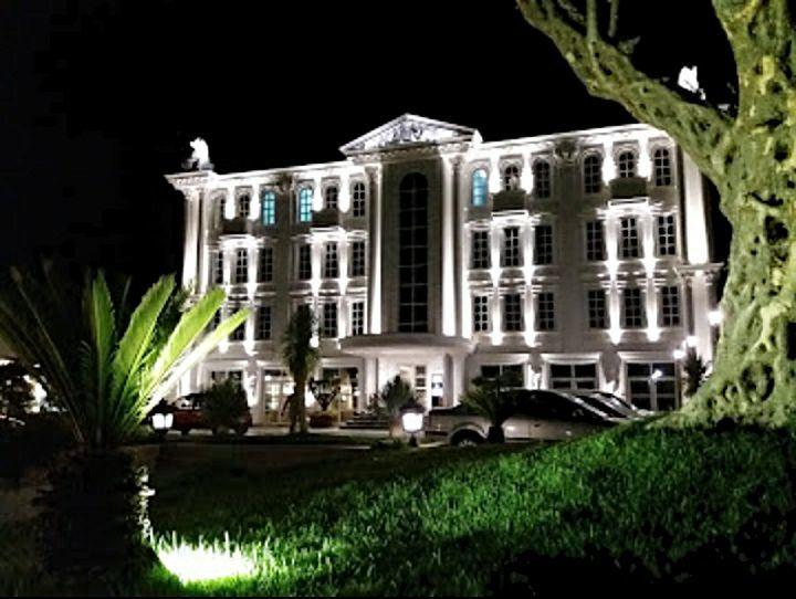 Hotel Britania Kamez Экстерьер фото