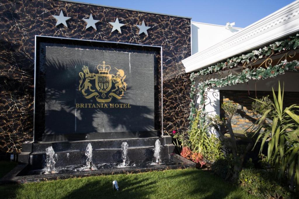Hotel Britania Kamez Экстерьер фото